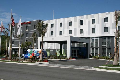 Hampton Inn Phone Number Hampton Inn & Suites - Marcus & Millichap