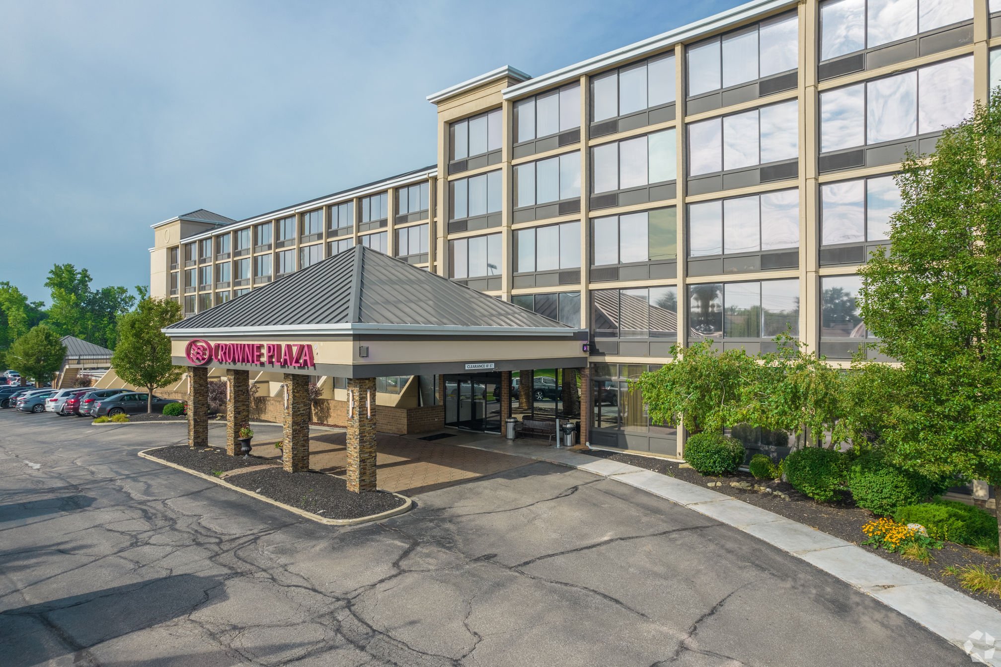 Crowne Plaza in Middleburg Heights sells for $8.75 million