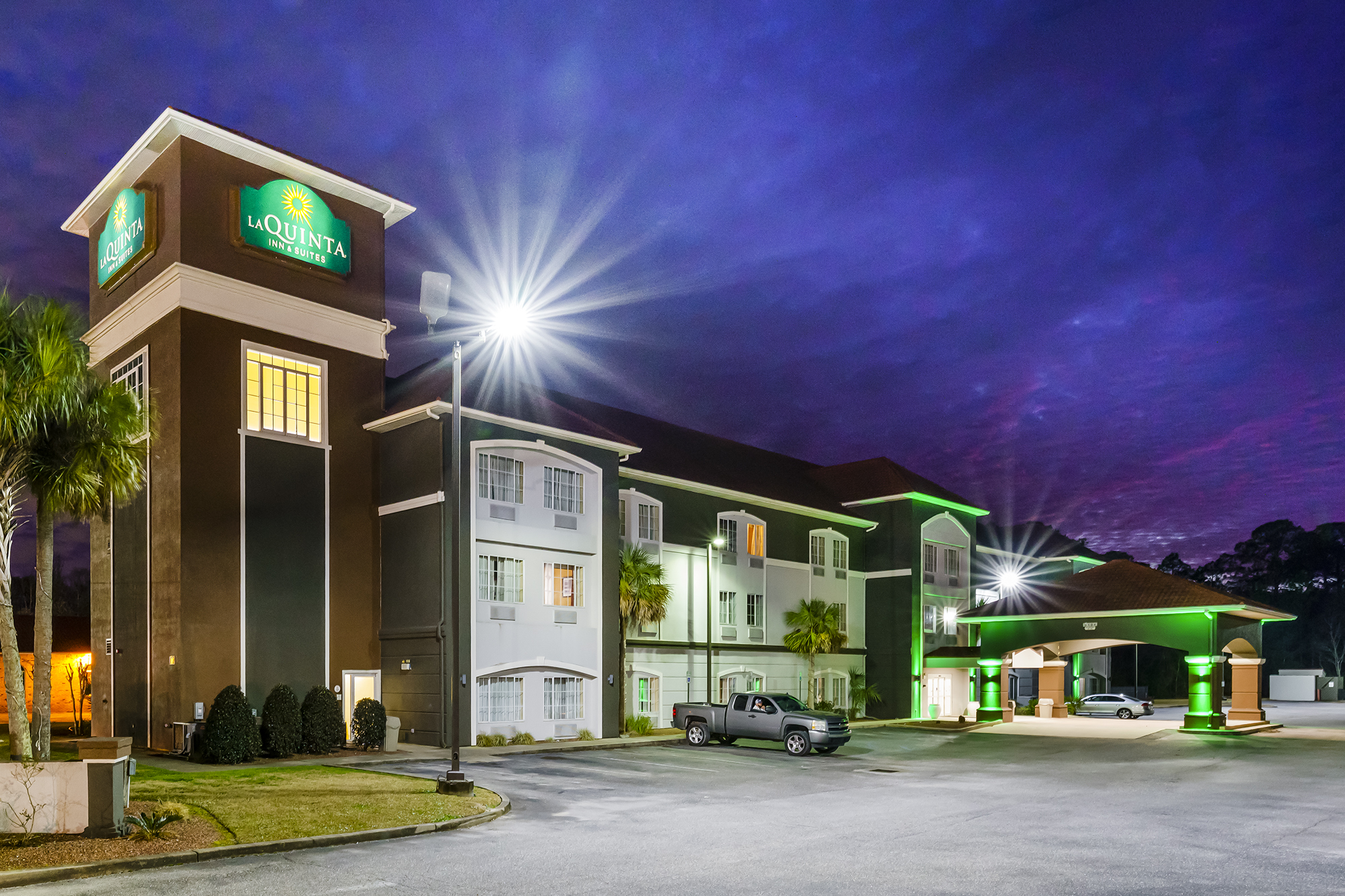 Marcus & Millichap: Brokers Sale of 79-Room La Quinta Inn & Suites in Satsuma, Alabama