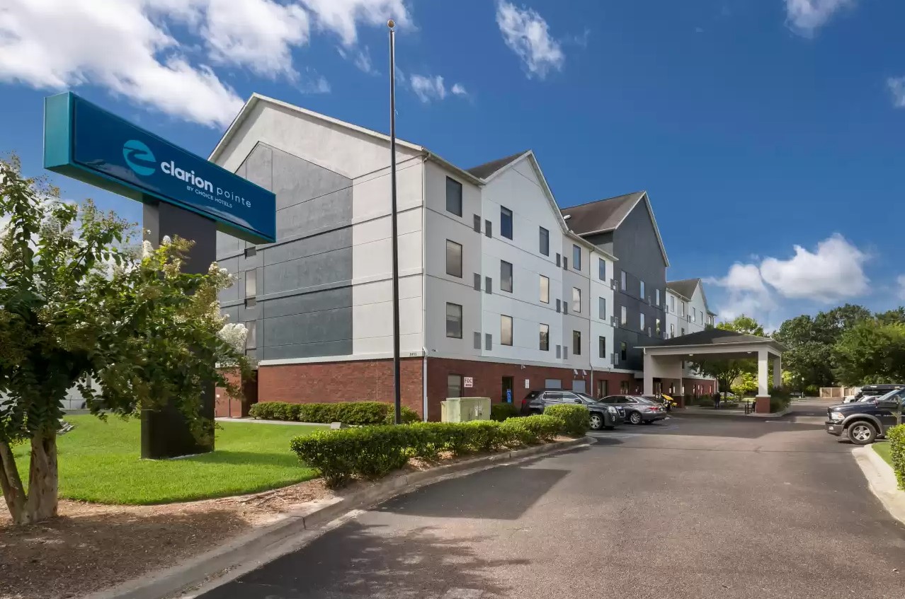 Marcus & Millichap Brokers Sale of 77-Room Hotel in Charleston